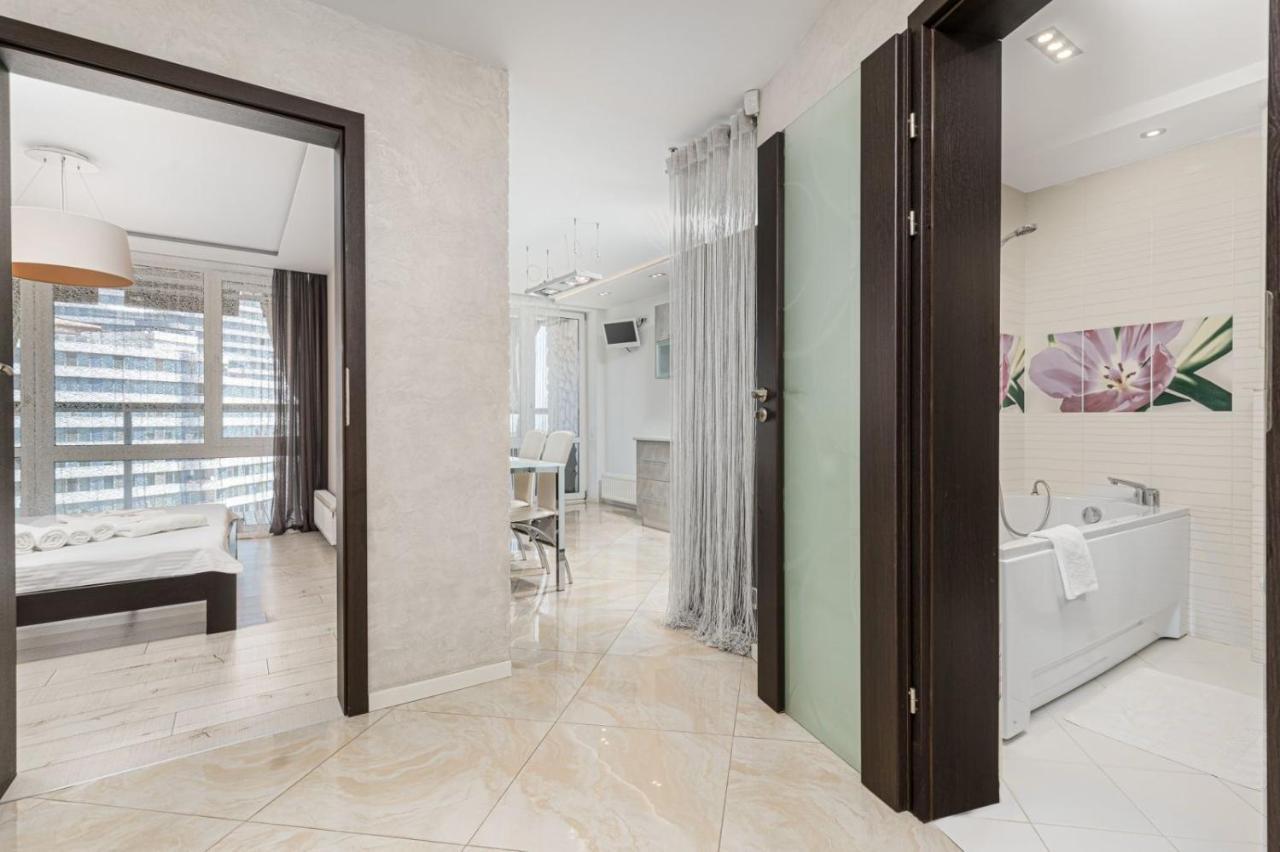 с террасой возле аркадии ! вид моря ! литературная улица, 12 Apartment