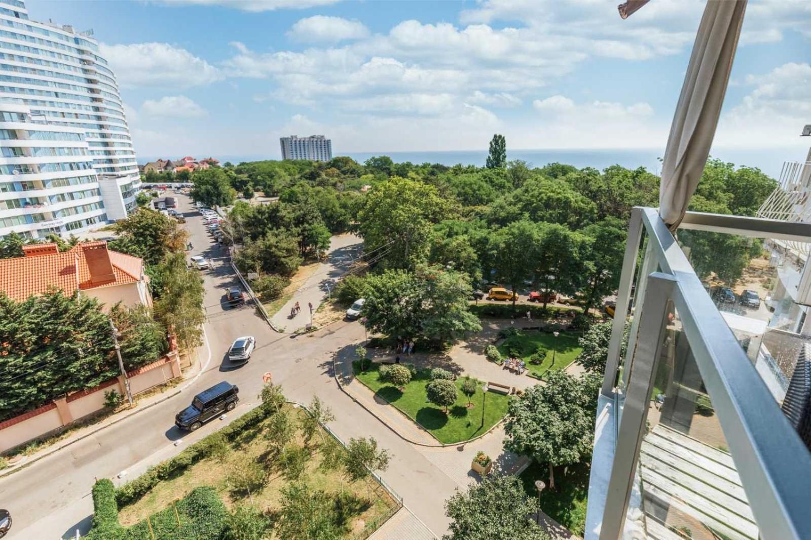 с террасой возле аркадии ! вид моря ! литературная улица, 12 Apartment